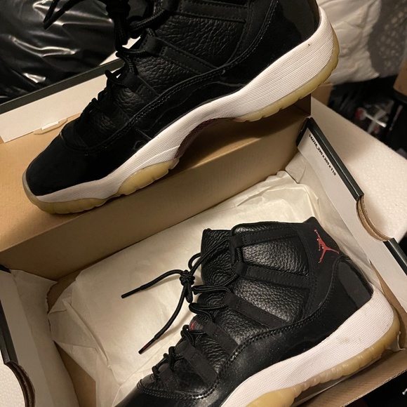 AIR JORDAN 11 RETRO 72-10 - Picture 5 of 6